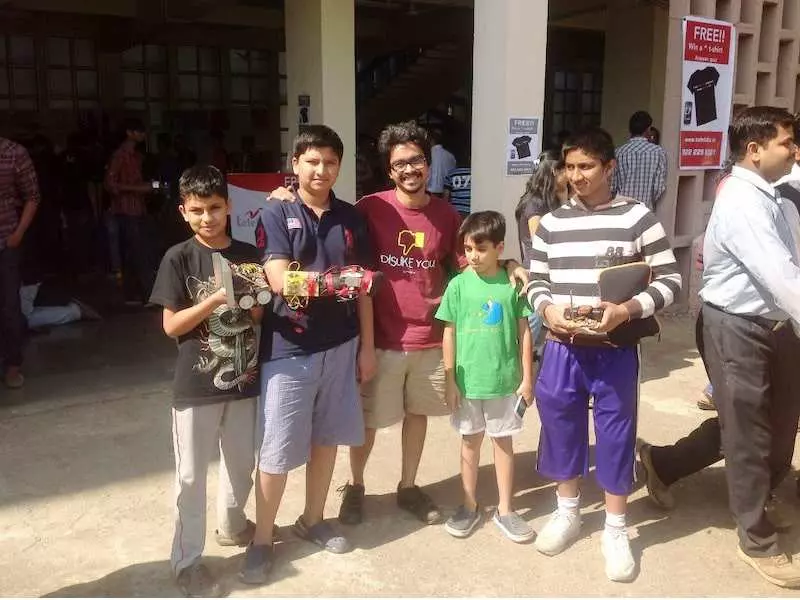 learn robotics courses in pune at lydnow robotics for kids