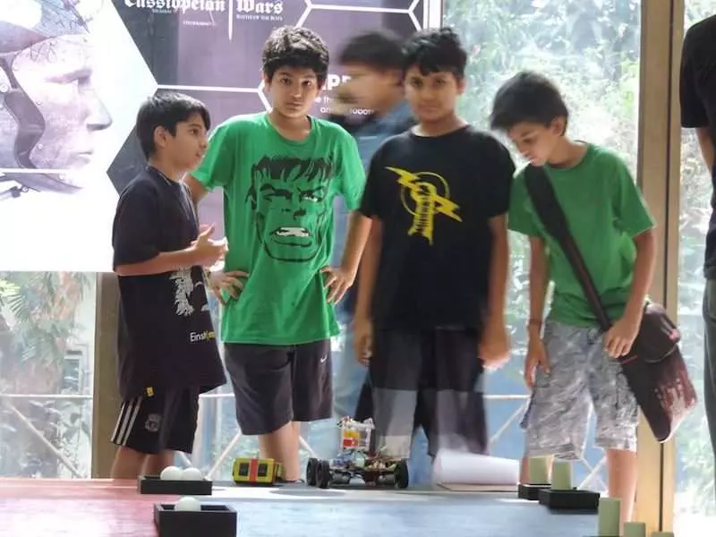 learn mobile robotics and racing drones courses in pune for kids