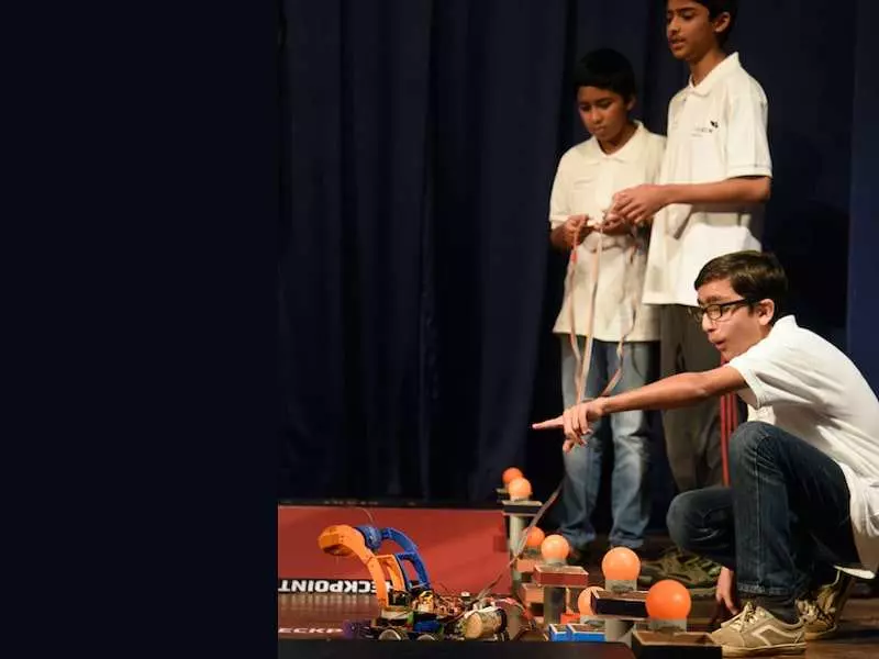 robotics for kids learn iot robotics course at lydnow robotics pune