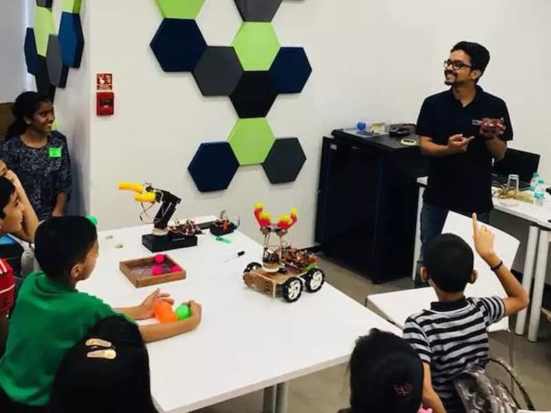 robotics for kids learn 3d design robotics course at lydnow robotics pune