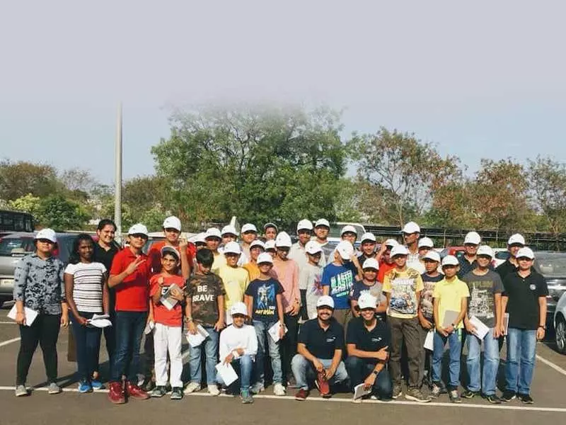 robotics for kids lydnow robotics pune team