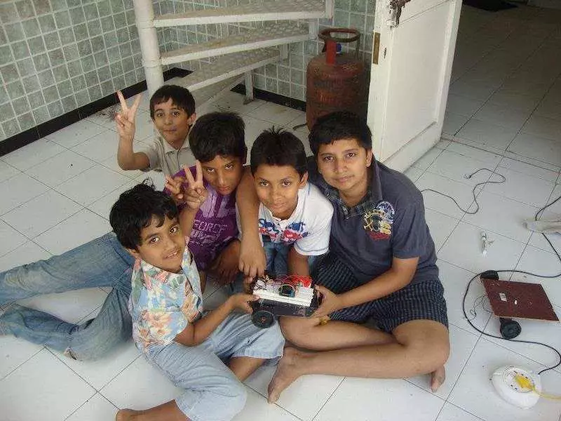 learn robotics courses at lydnow robotics in pune