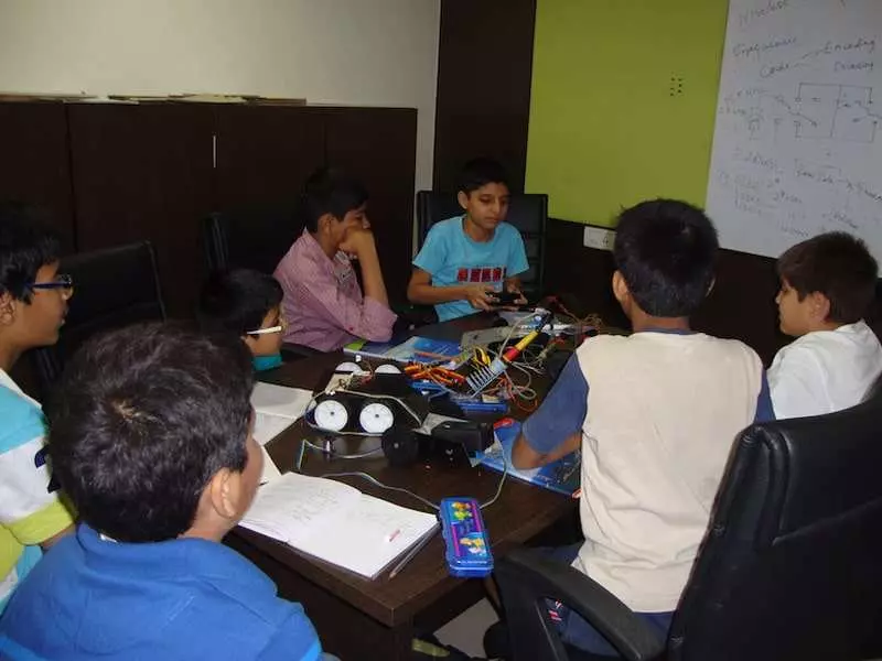 mobile robotics and racing drones courses in pune