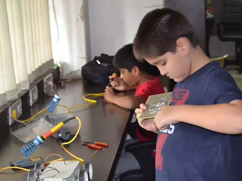 robotics classes for kids lydnow robotics pune reviews by parent