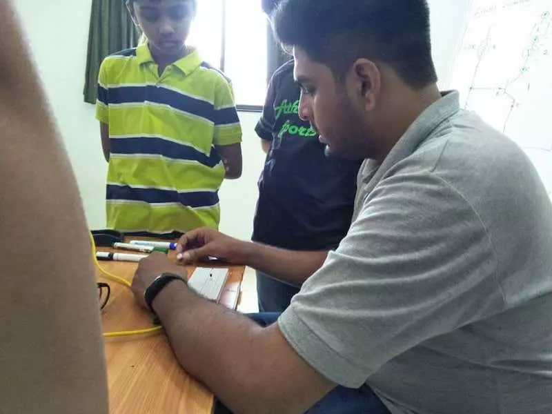 robotics classes for kids lydnow robotics in pune