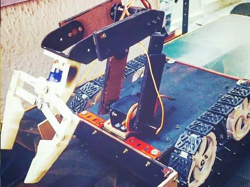 robotics classes for kids develop flying drones from scratch in pune