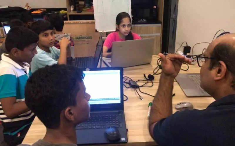 learn python for beginners online course at lydnow robotics pune