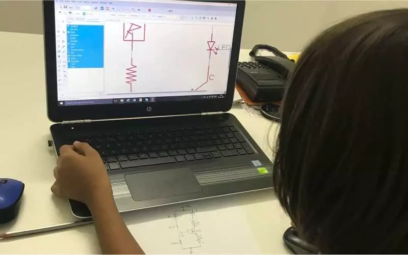 learn pcb designing course at lydnow robotics pune