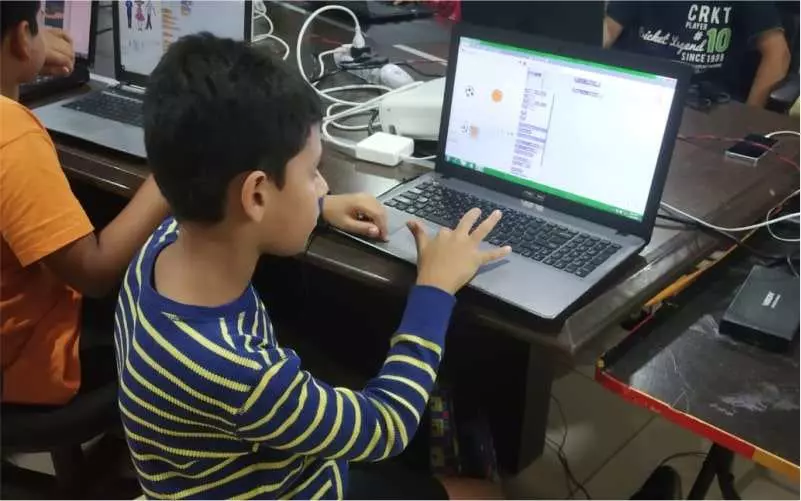 learn scratch programming course at lydnow robotics pune