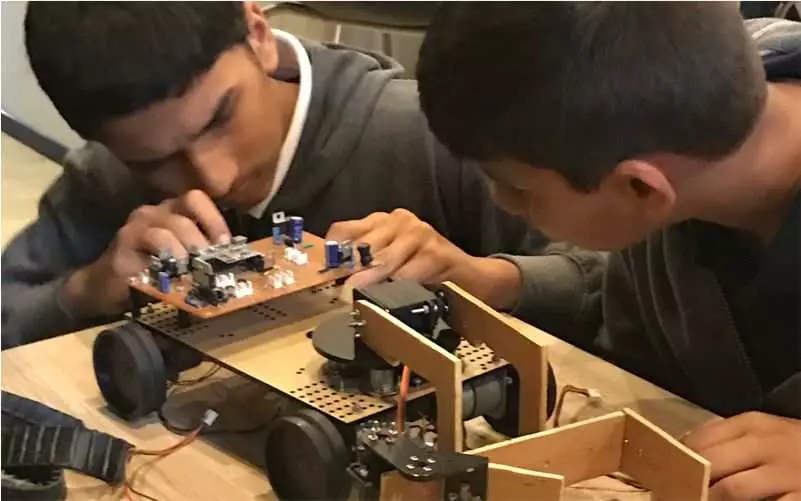 learn roboreveal robotics courses in pune at lydnow robotics